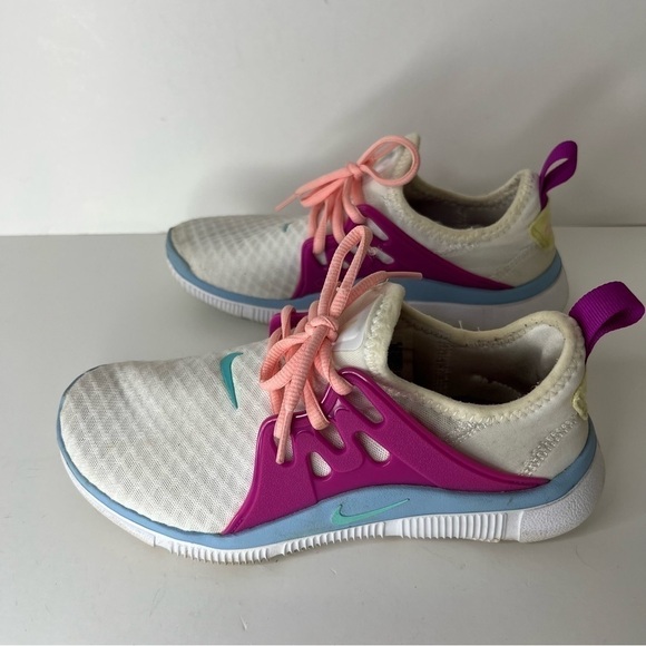 Nikes sneakers womens size 6 - Picture 1 of 7